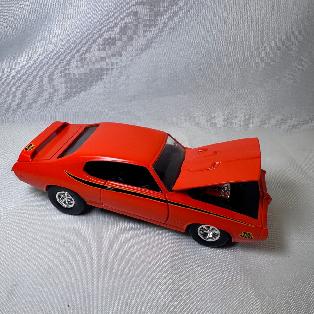 Tootsietoy 2000 1969 Pontiac GTO The Judge Diecast 6 Inch Orange Muscle Car